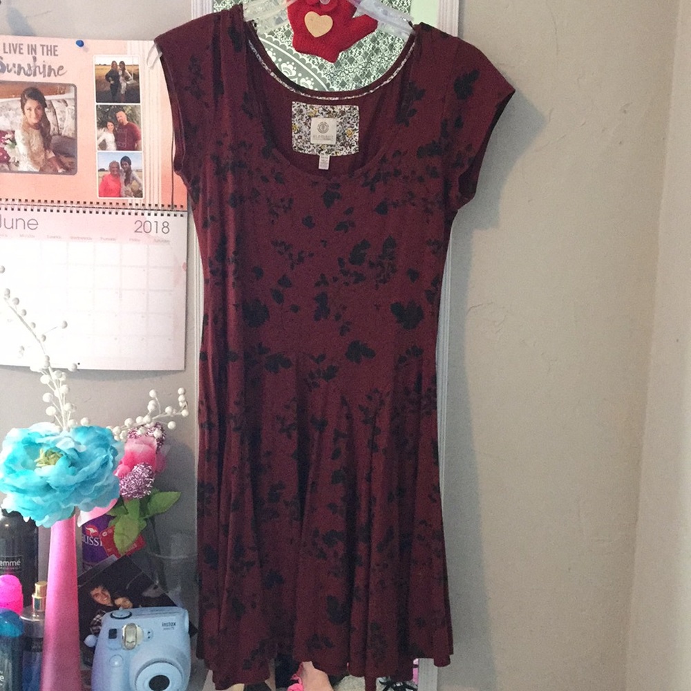 I’m selling this dress